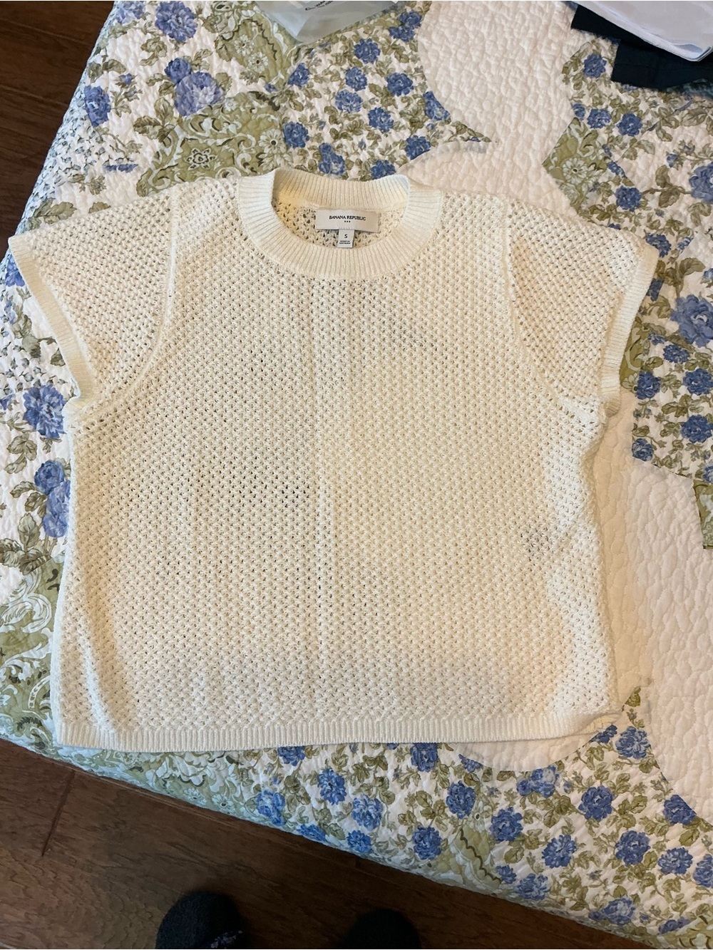 Banana Republic Cream Textured Knit Short-Sleeve Sweater